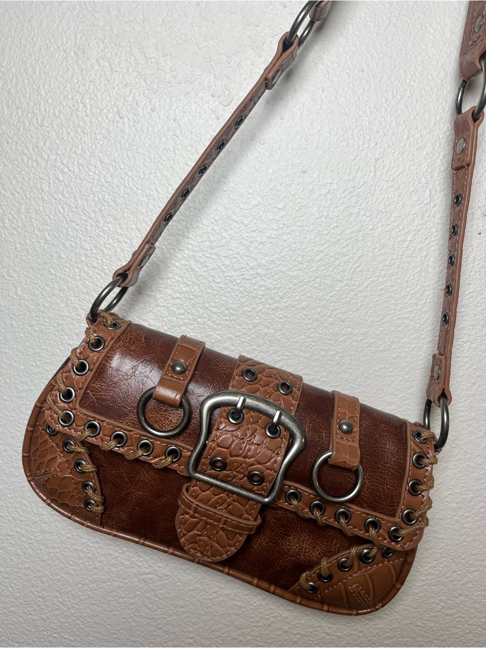 silence + noise Y2K Style Brown Embossed Buckle Shoulder Bag - Picture 2 of 5